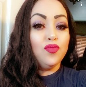 Meet your Posher, Esperanza